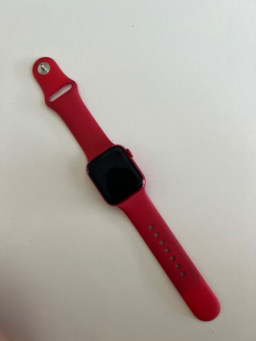 Смарт часовник Apple Watch 6, 40mm + зарядно