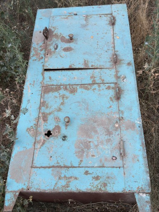 Железный сейф советский