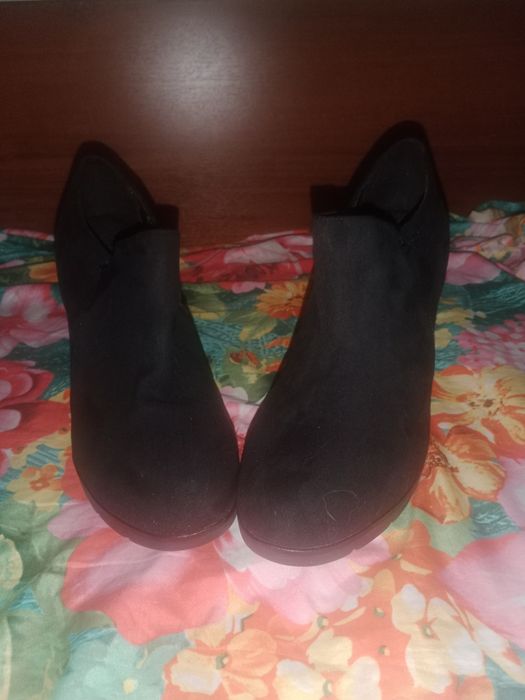 Продам туфли новые