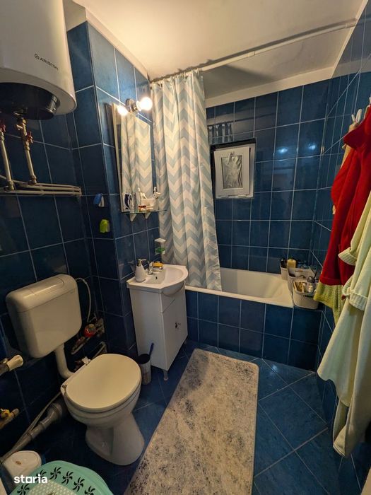 Apartament cu 2 camere semidecomandat – Craiovița Nouă, zona Big