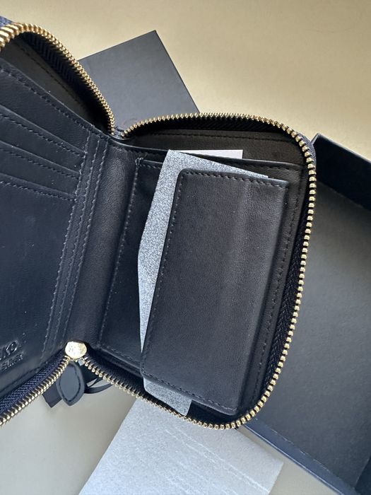 Чисто ново Портмоне Pinko бяло, черно