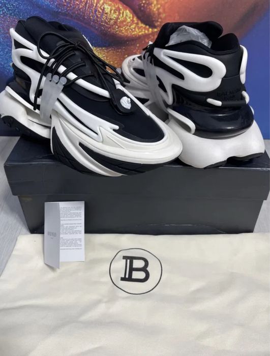 Balmain unicorn black and white