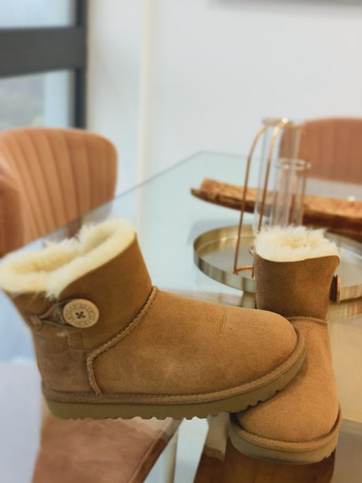 Cizme UGG Mini Bailey Button II