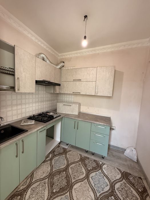 Юнусабад 11кв 2/1/4 Разделка 50м2 метро рядом