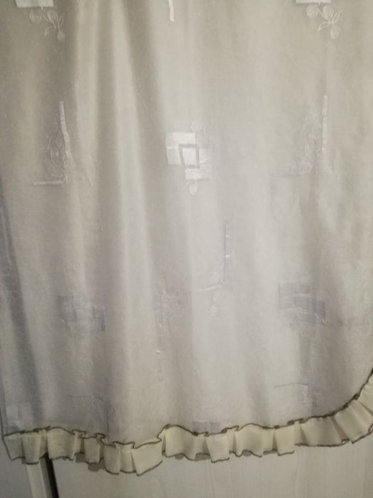 Perdea foarte frumoasa, care nu se sifoneaza