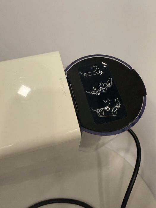 Aparat de cafea Nespresso alb cu negru