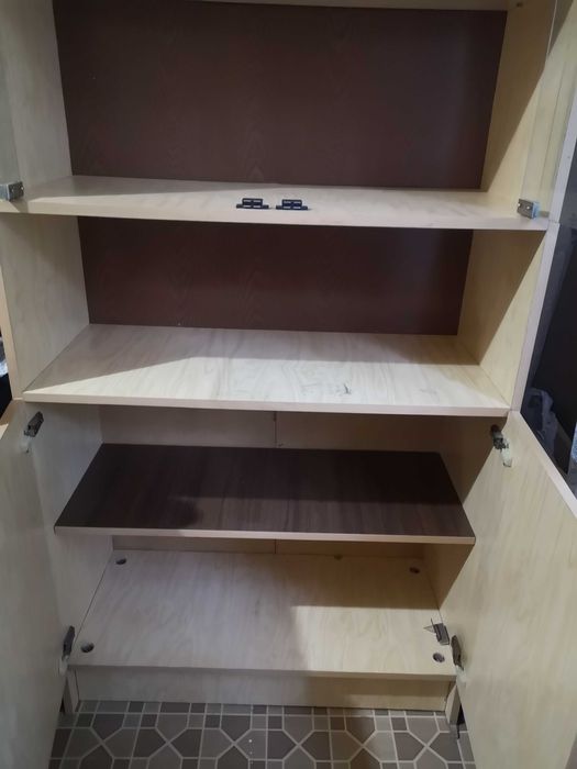 Продается крепкий Шкаф. Б/У