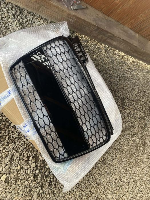Grila fata audi a4 b7