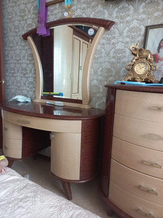 Спальный гарнитур