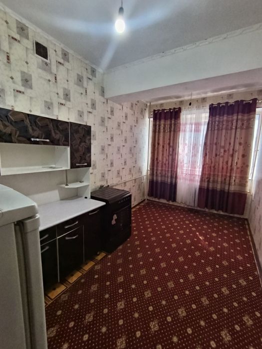 1 xona 2 etajda kvartira sotiladi.