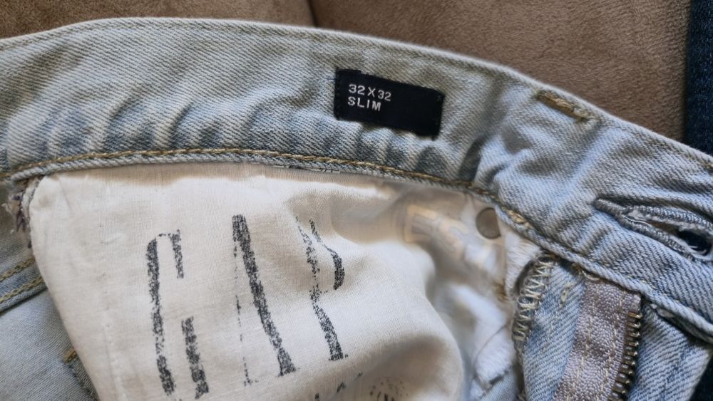 Мъжки дънки Pull & Bear и GAP