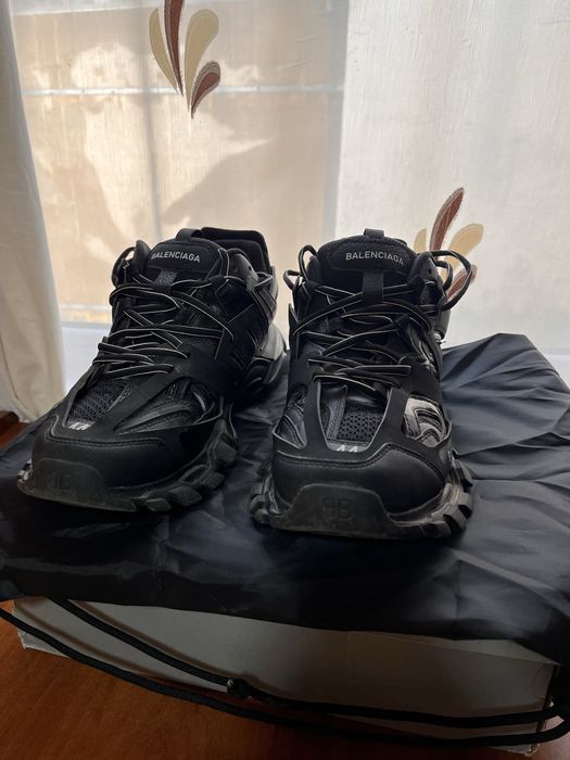 Balenciaga track ca noi