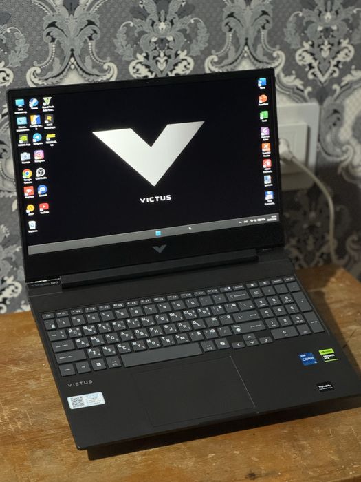 HP VICTUS Sotiladi Holati yangi