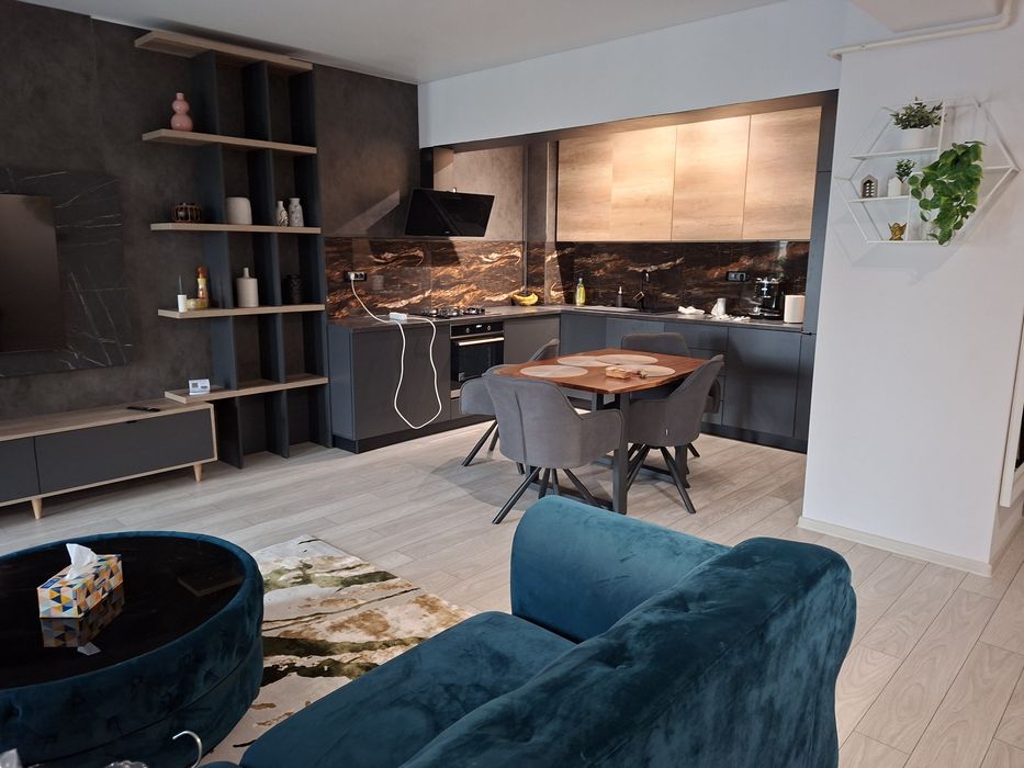 Inchiriez apartament 2 camere bloc Riviera