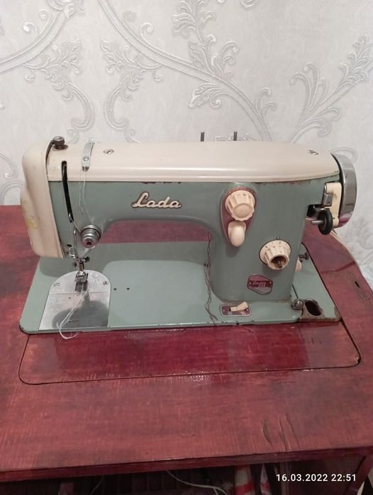 Швейная машинка Лада 238