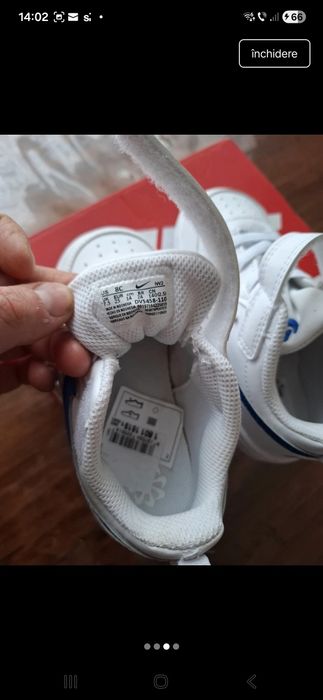 Adidasi nike noi