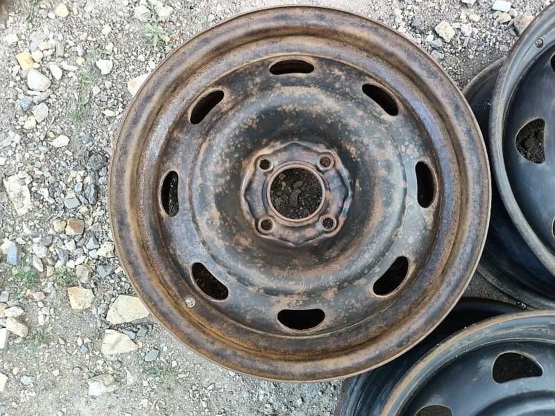 Продам оригинальные металлические диски на Пежо