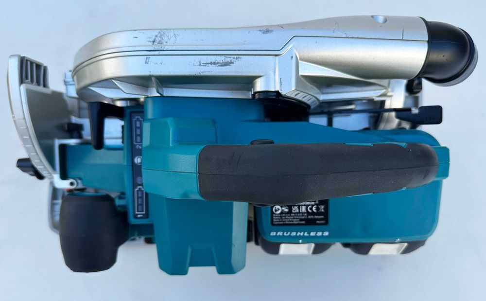 Makita DHS900 - Безчетков мощен ръчен циркуляр 2x18V 5.0Ah като нов!