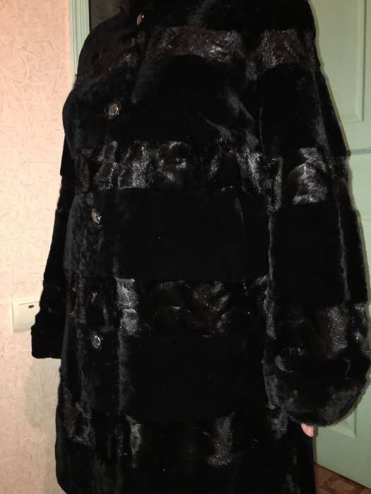 Продам шубу женскую