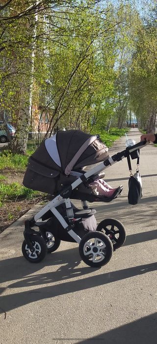 Коляска с дефектом.