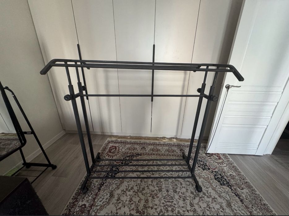 Регулируемая вешалка