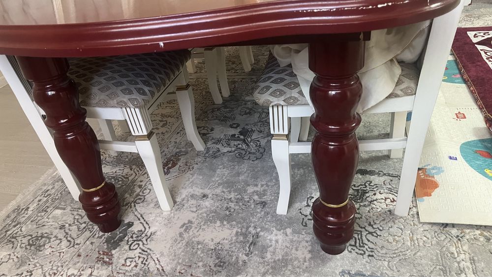 Продается стол отличного качества