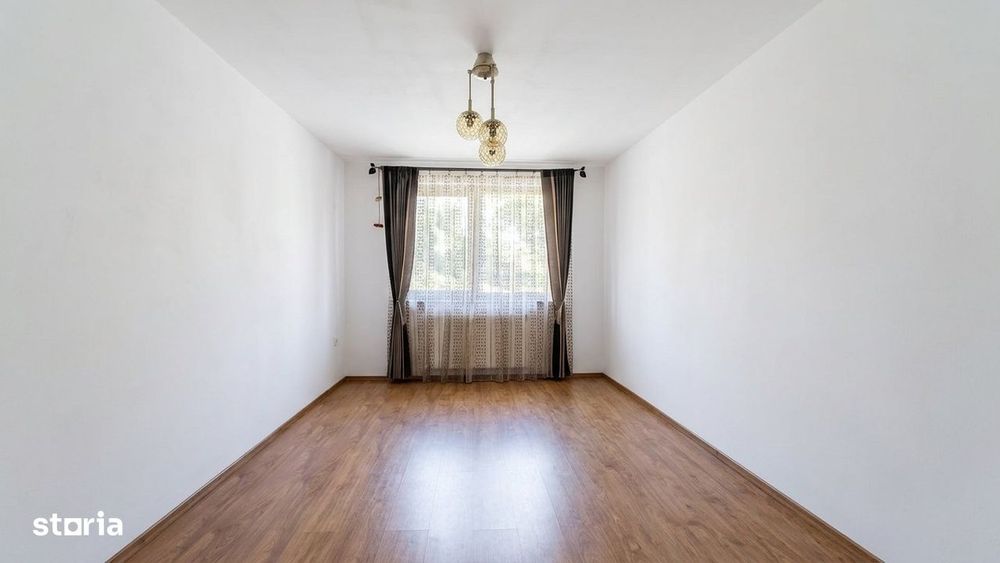 Casă individuală cu 4/5 locuri de parcare în Domenii