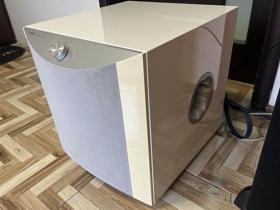 Mega subwoofer Yamaha NS-SW1000 42.6kg