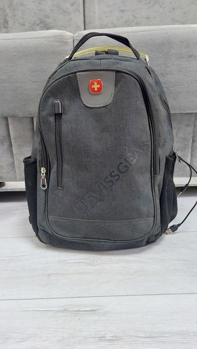 Продам рюкзаки цена за всё 3000 тг.