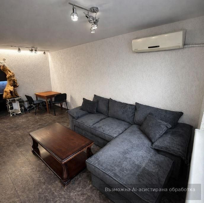 Двустаен апартамент в района на ЖП гара!