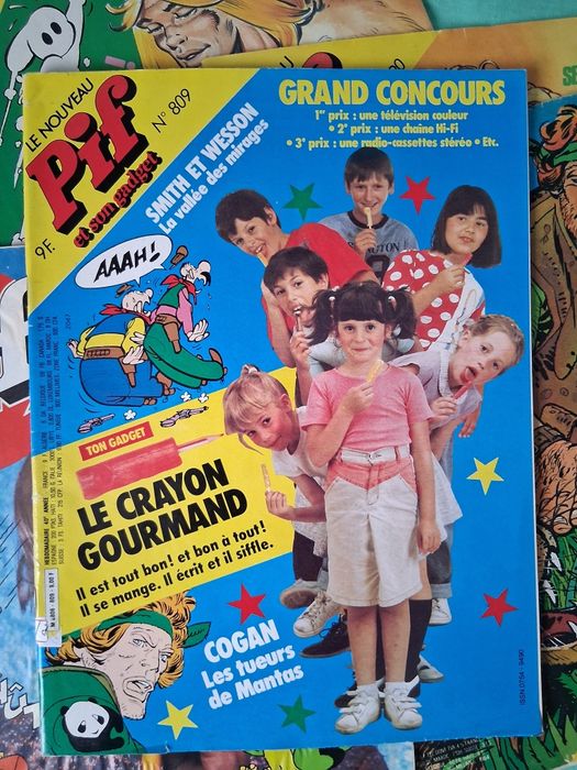 Лот Стари Френски Списания Pif Gadjet 25 Броя