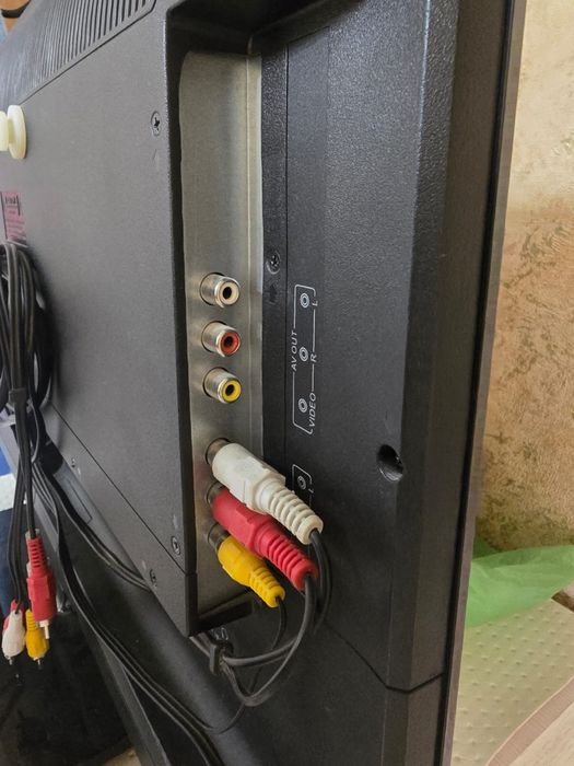 Цветной телевизор