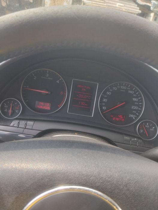 AUDI A4 2004 — imagine 4