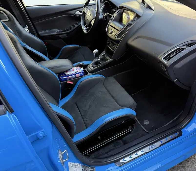 Ford Focus RS Blue & Black