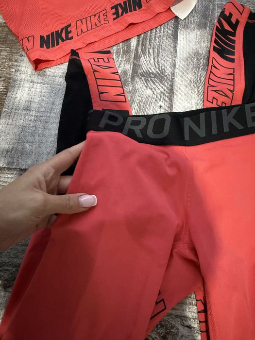 Нов комплект Nike pro  XS