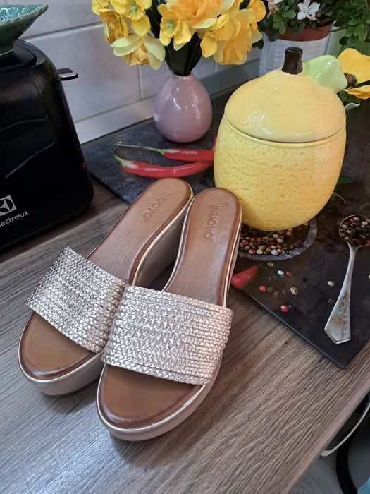 Papuci Inuovo din piele mas 38