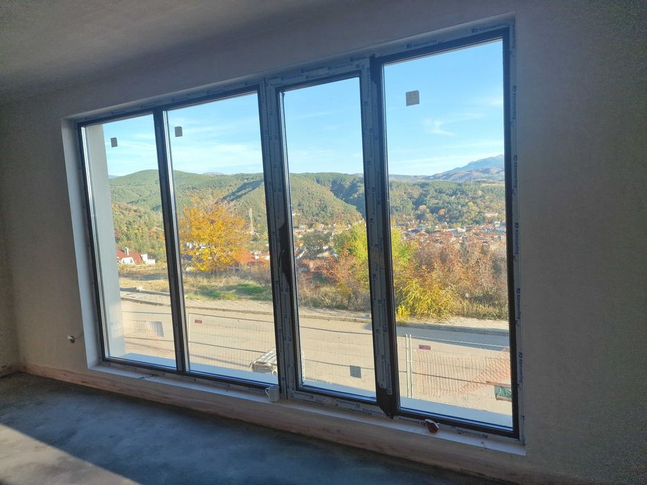 Тристаен апартамент с панорамна гледка в кв. Баларбаши