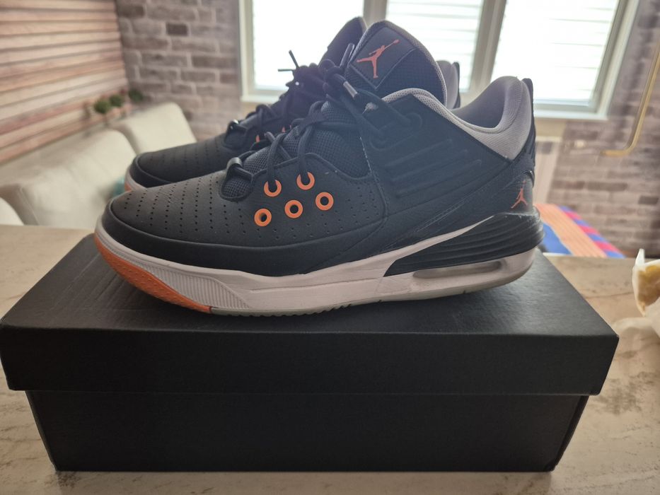 Jordan Max Aura 5
