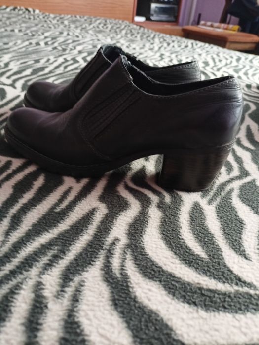 Дамски обувки от естествена кожа