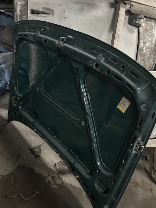 Капот пассат Б4 б/у со шпаклей