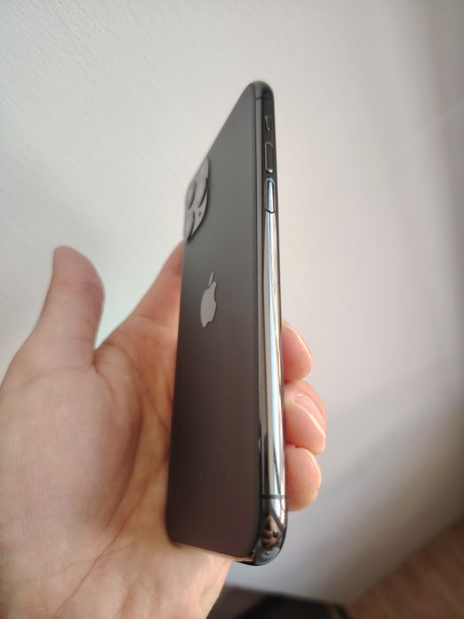 Продам IPhone 11 pro 256gb