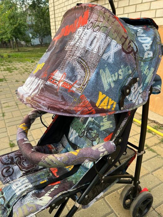 Продам прогулочную коляску