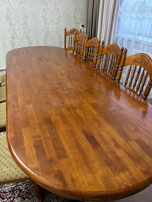 Стол со стульями