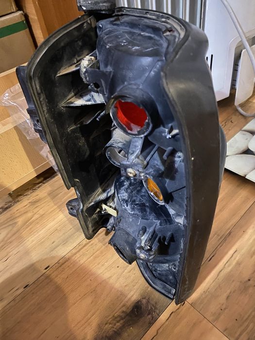 Фары митсубиси паджеро 2