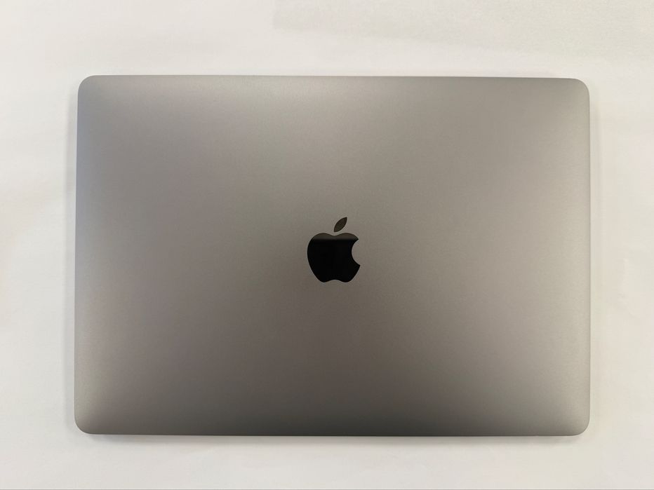 Macbook pro M1 13” 2020 16GB RAM 512SSD
