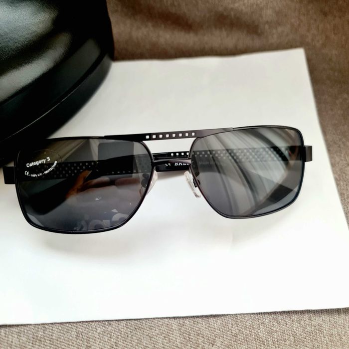 Солнцезащитные очки Bally.