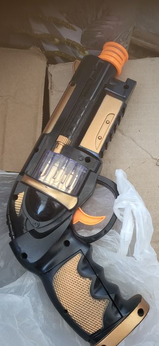 Пистолет на батарейках