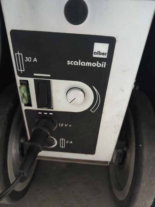 Устройство за изкачване на стълби