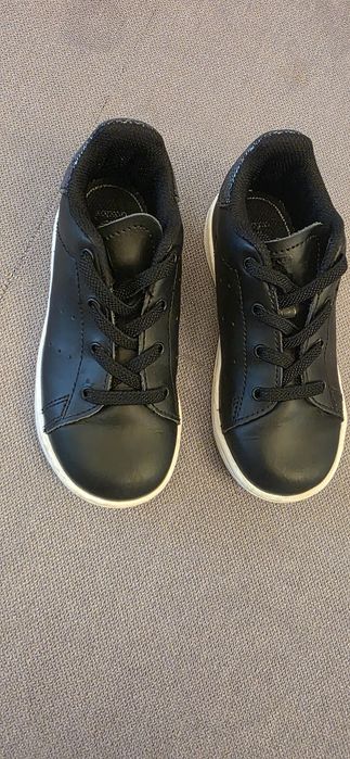 Adidasi Adidas marimea 26 copii