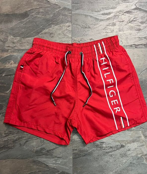 Стилни мъжки плажни шорти TOMMY HILFIGER – комфорт и визия за лятото!